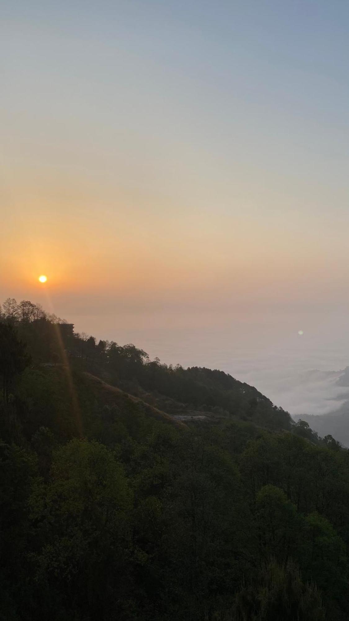 Hotel Nagarkot Inn Bagian luar foto